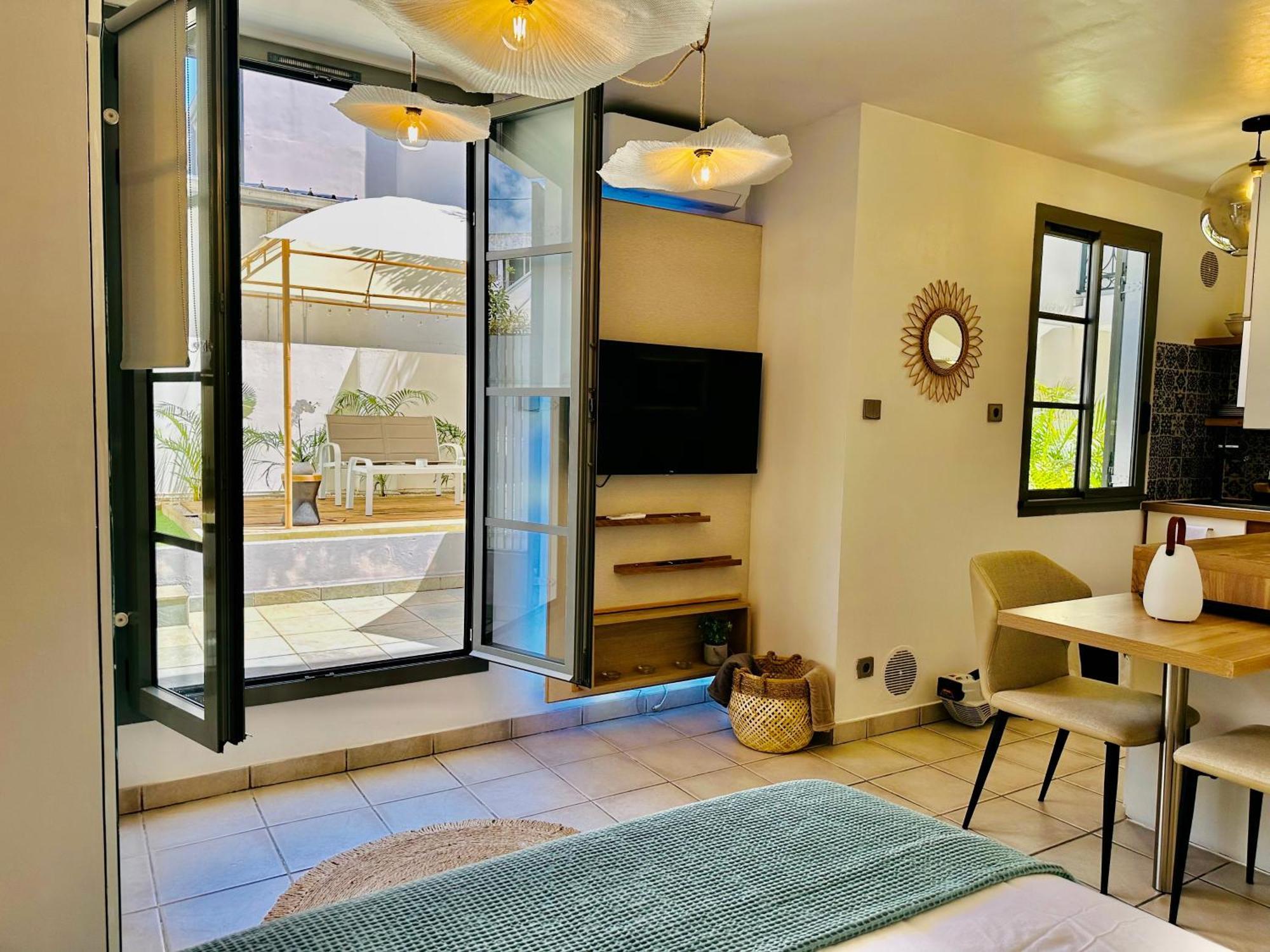 Le Coeur Daisy'L Saint Denis Centre Apartment Exterior photo