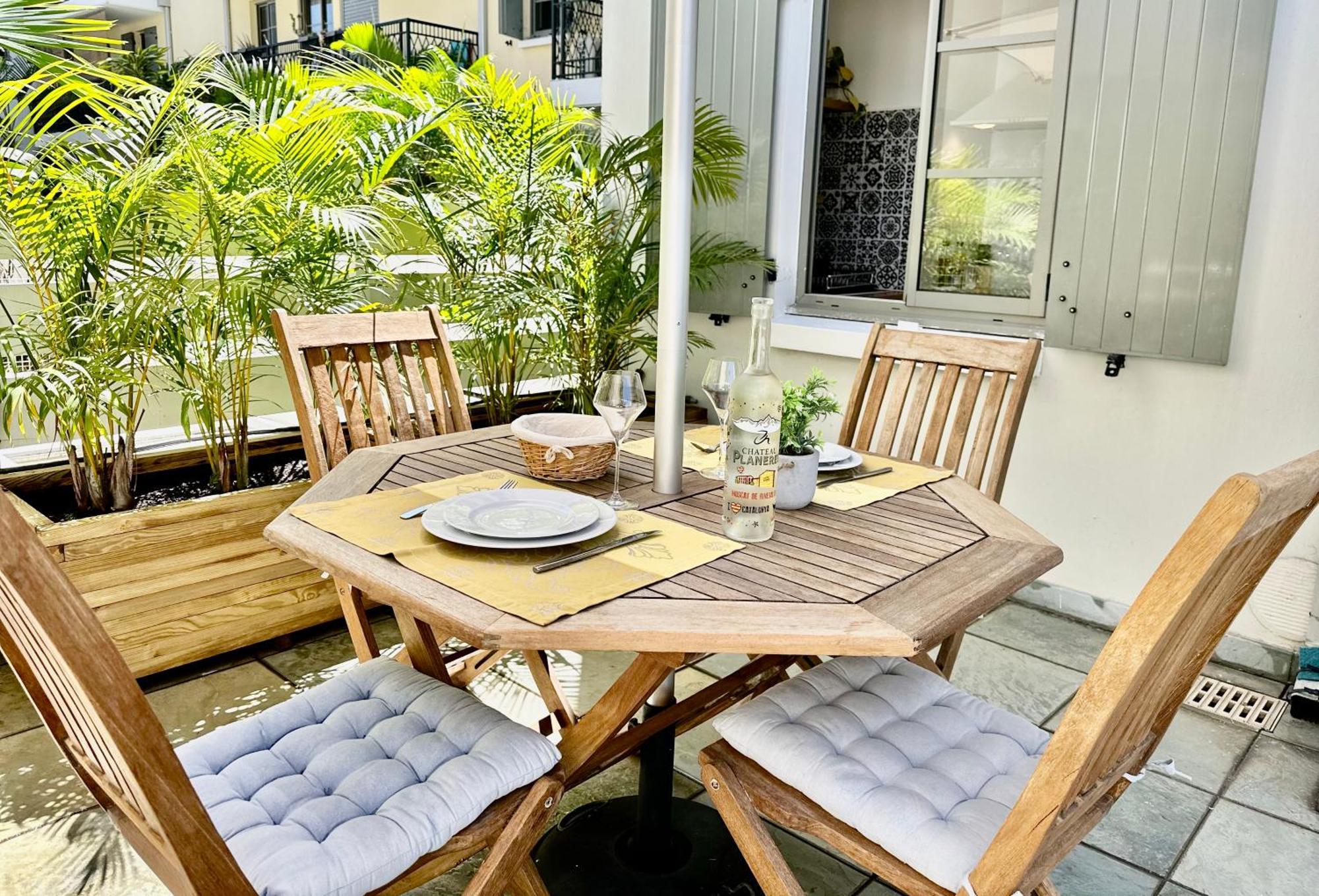 Le Coeur Daisy'L Saint Denis Centre Apartment Exterior photo